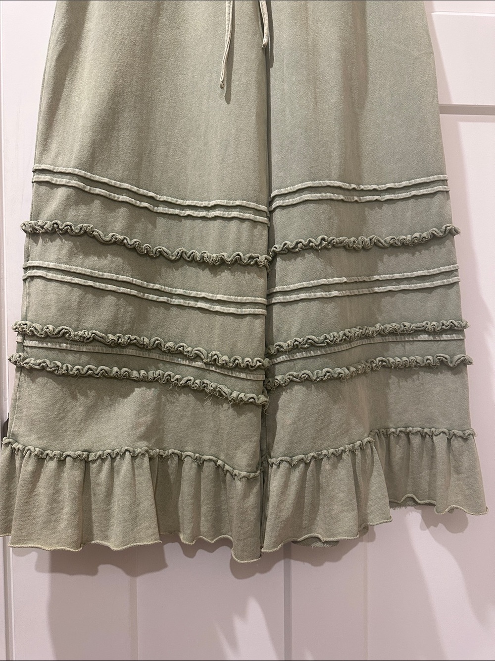Easel Ruffled Detailed Mineral Wash Pants, Size Small - Picture 4 of 7